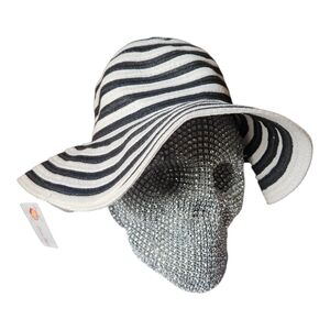 Striped Black and White Women's Sun Hat From IQ Accessories One Size NWT